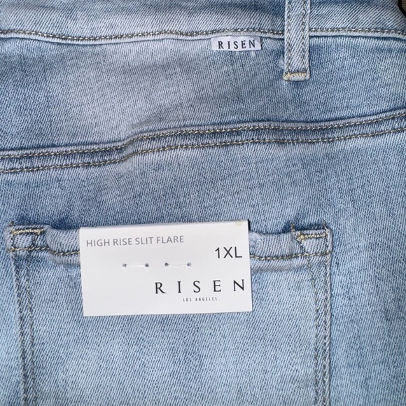 NWT💙RISEN MORNING SUN HIGH RISE SPLIT HEM LIGHT WASH FLARE JEANS Size 1X - Picture 12 of 15